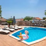 Amazing In Najevi With Wifi بيت للعطل *