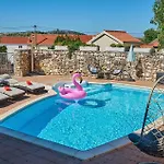 Amazing In Najevi With Wifi بيت للعطل Dograde