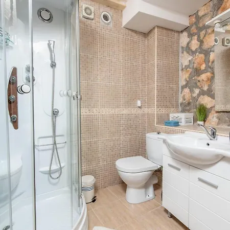 Amazing In Najevi With Wifi Holiday home