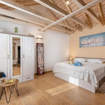 Feriehus In Najevi With Private Swimming Pool, Be Inside Or Outside