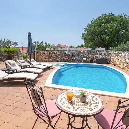 In Najevi With Private Swimming Pool, Be Inside Or Outside * Dograde
