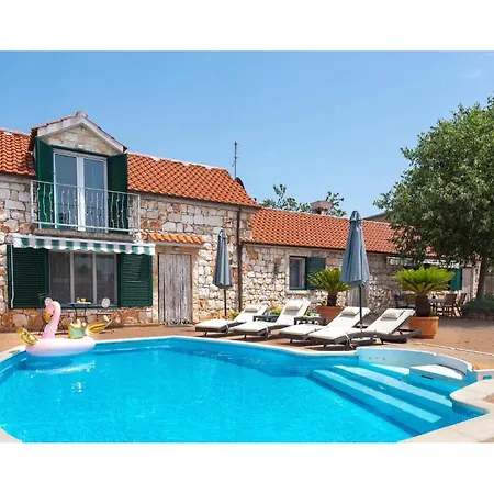 Feriehus In Najevi With Private Swimming Pool, Be Inside Or Outside *