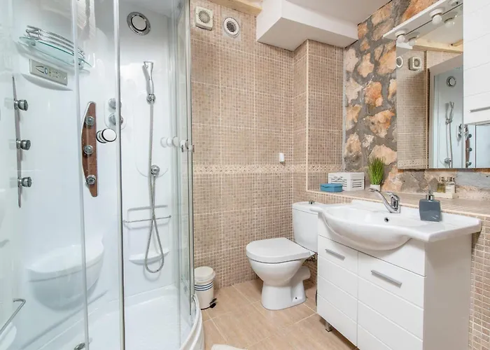 Amazing In Najevi With Wifi Hébergement de vacances