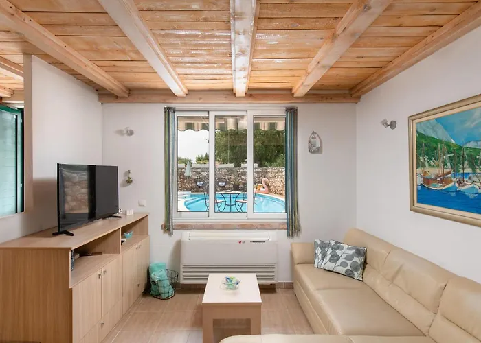 Amazing In Najevi With Wifi Hébergement de vacances *