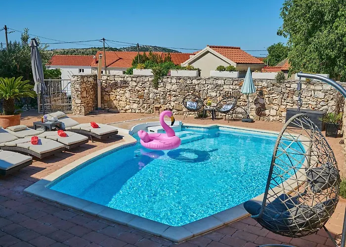Amazing In Najevi With Wifi Hébergement de vacances Dograde